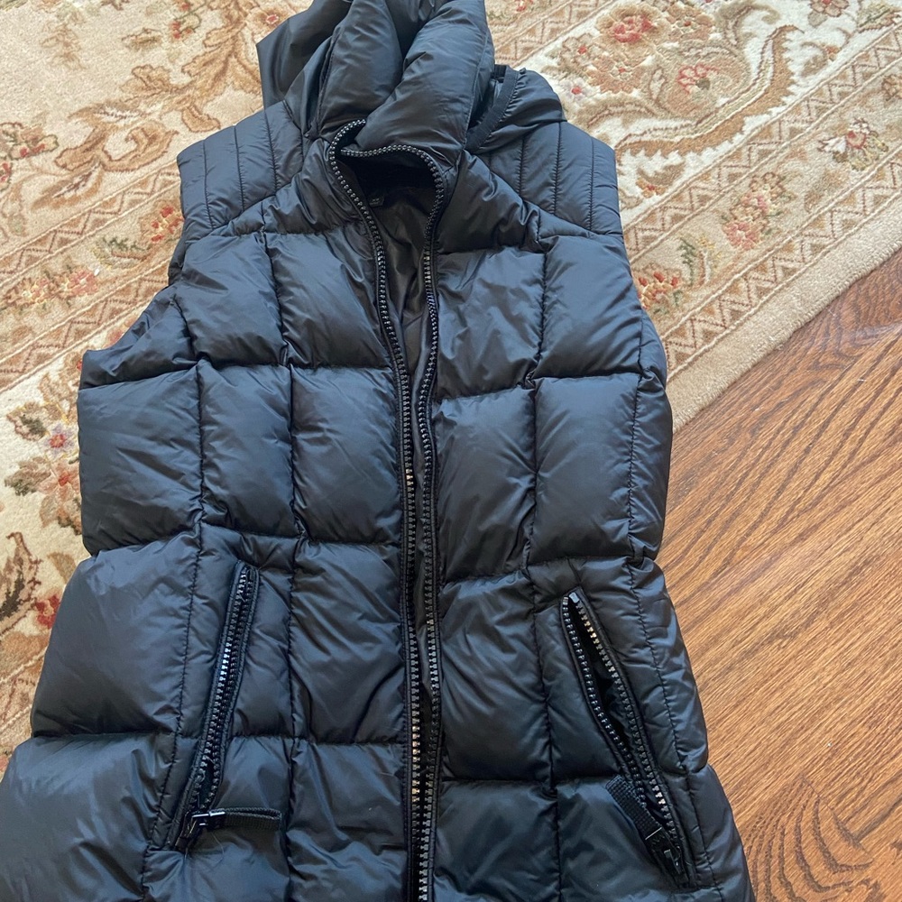 Women’s Andrew Marc puffer vest size xs